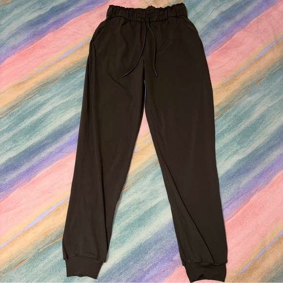 Lululemon Stretch High-Rise Jogger *Full Length
Dark Olive size 4 - Picture 5 of 9